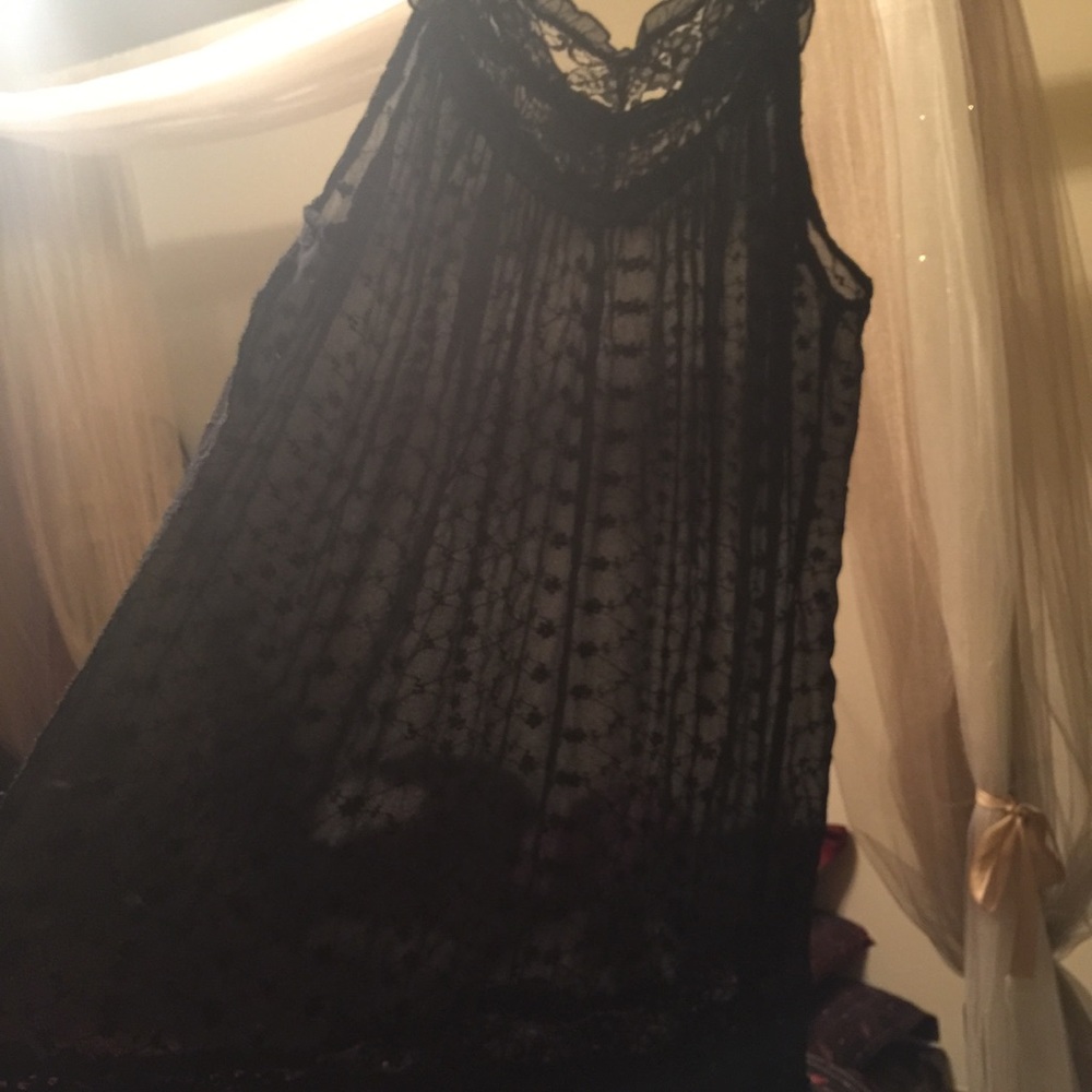 Black lace tanks